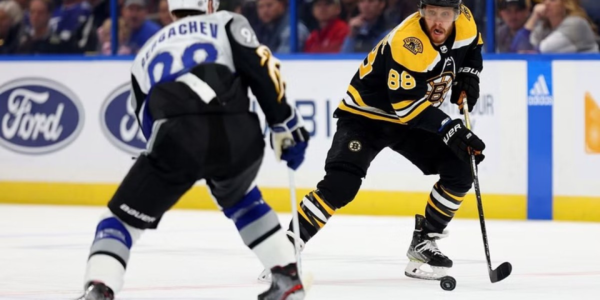 Boston Bruins slog Tampa Bay Lightning med 7-3, vilket gjorde det till fem raka vinster